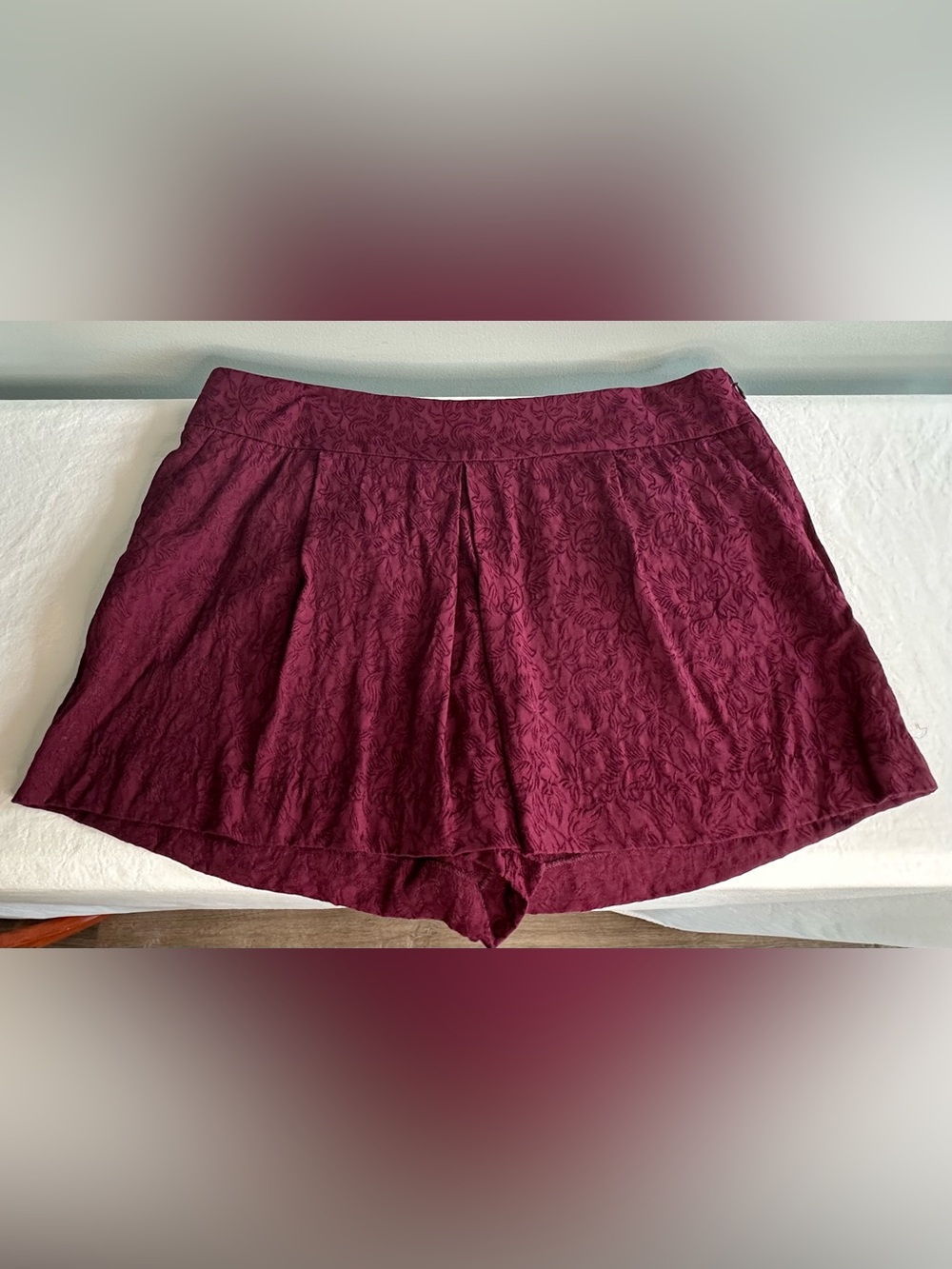 LOFT Burgundy Textured Pleated Women’s Shorts